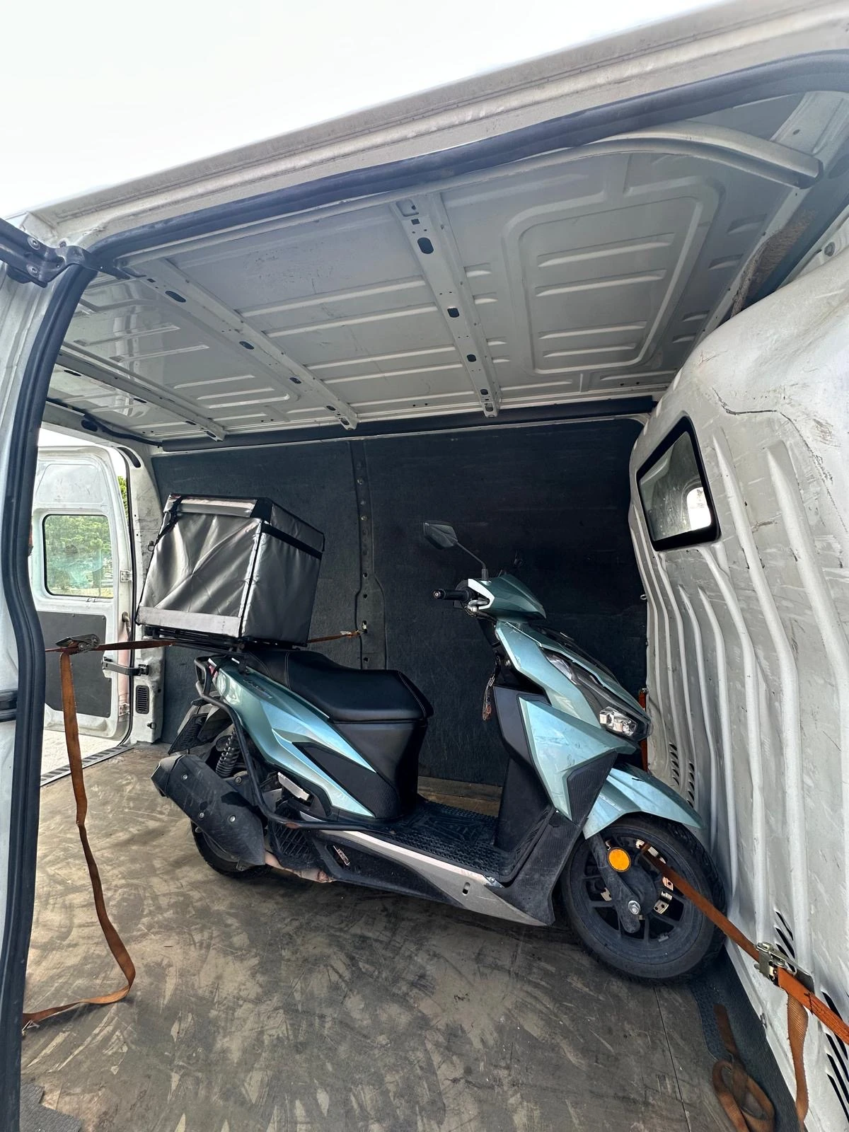 Arnavutköy motosiklet çekici ve kapalı kasa motosiklet transferi