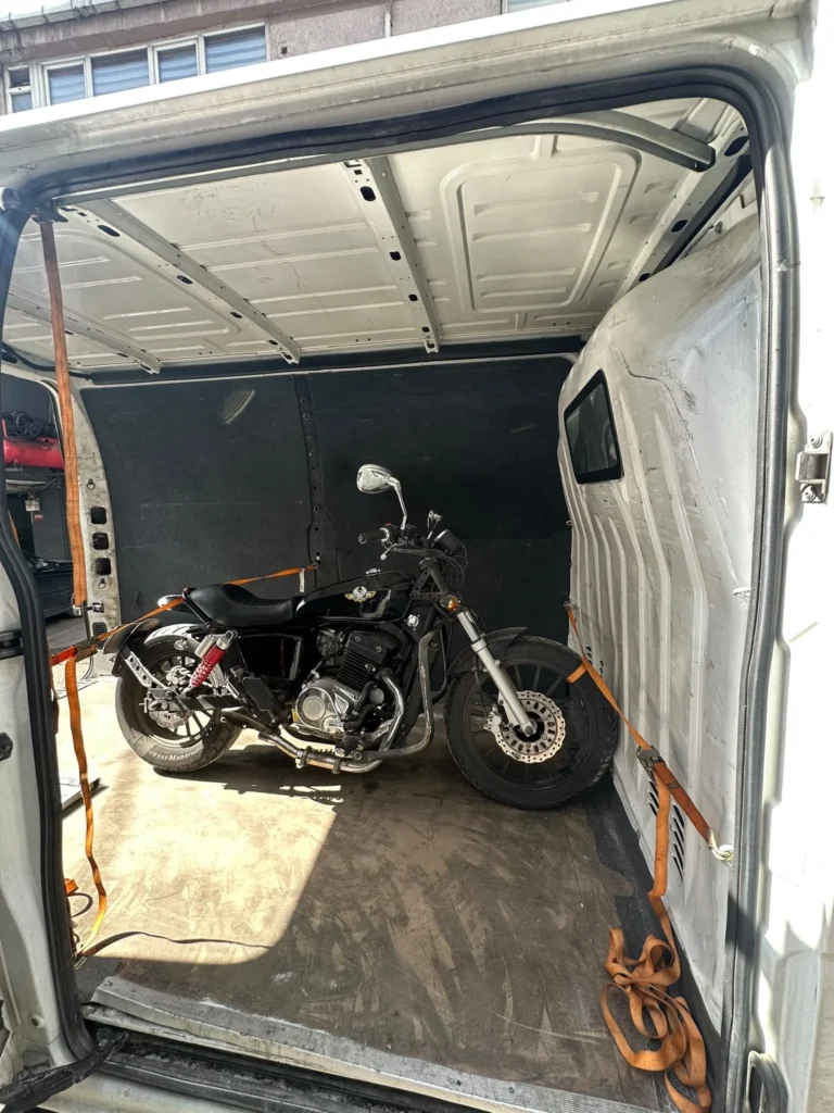 Satın alınan motosiklet nasıl taşınır? Kapalı kasa araçla motosiklet taşıma